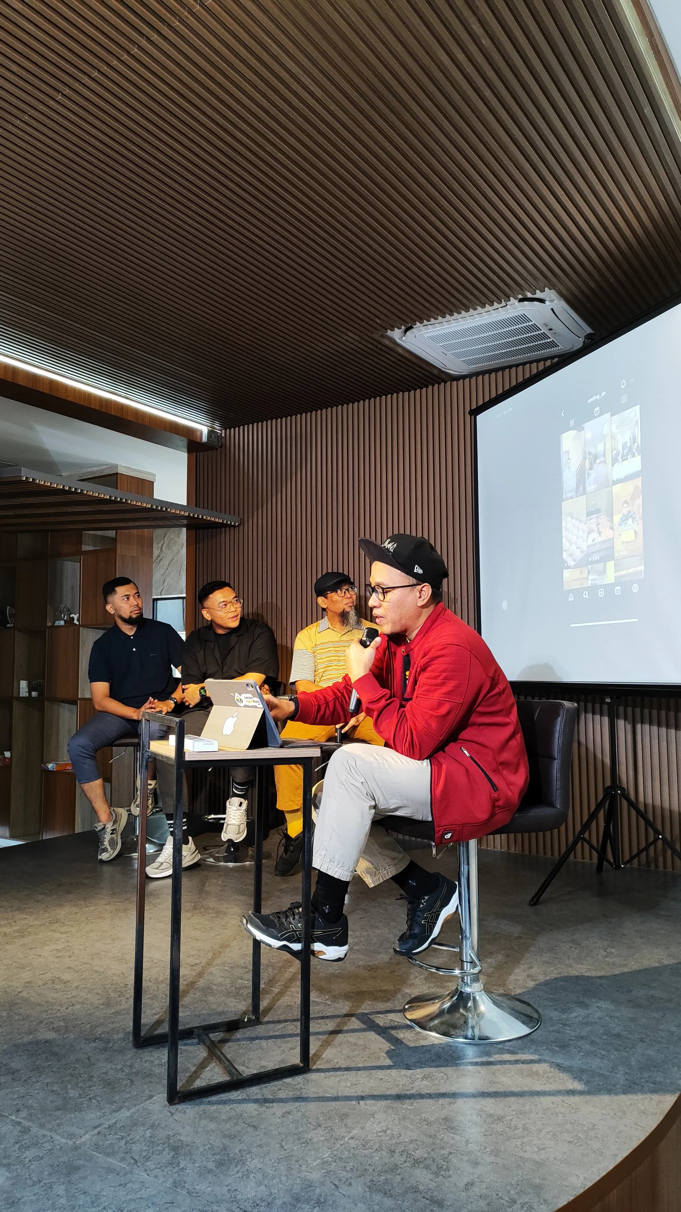 Siapa Bilang Enggak Bisa Sukses Jualan di Media Sosial? feature menggigit laba empuk sebuah bisnis bersama Smilling Do.